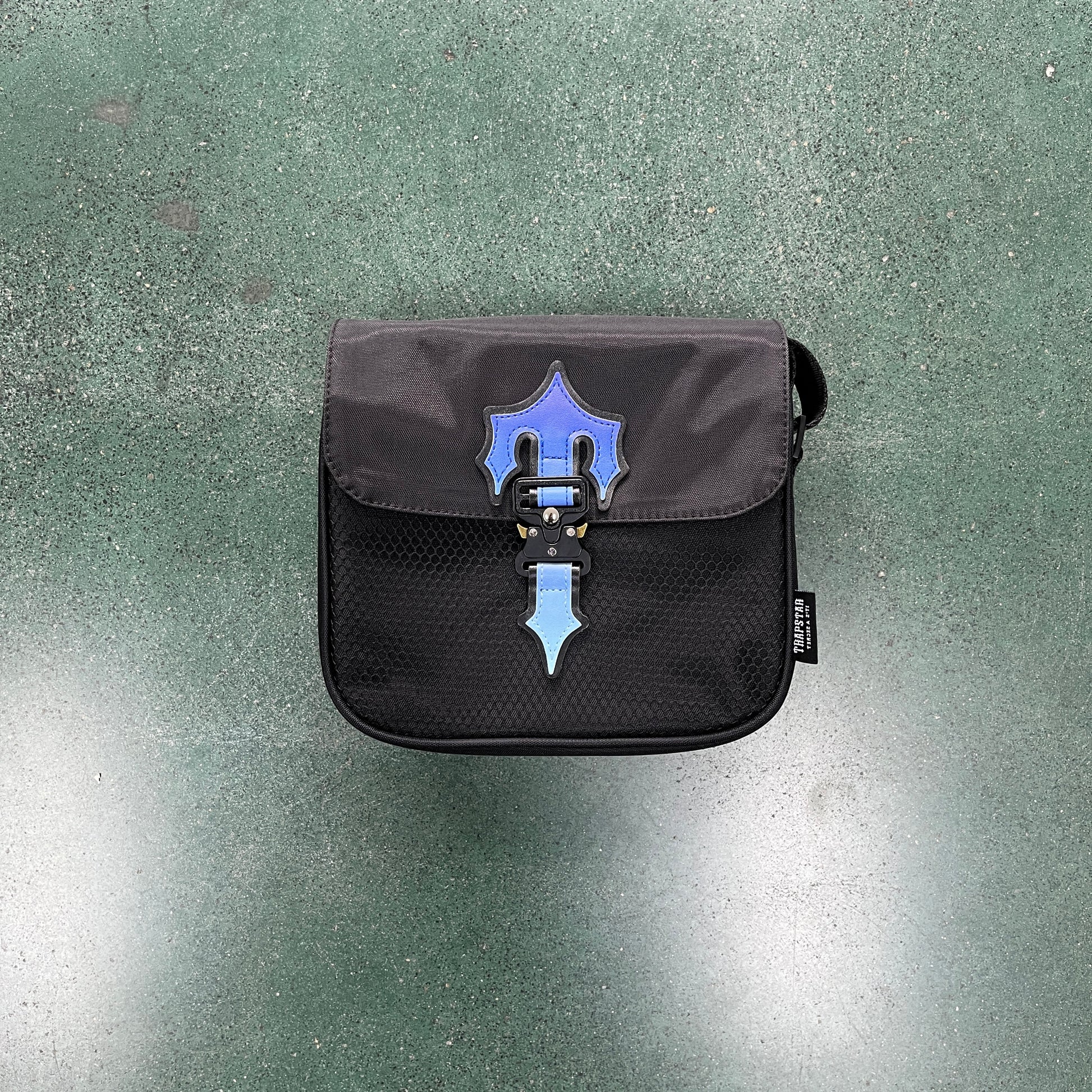 Trapstar Irongate CrossBody Bag Blue Gradient – KickHub Bulgaria