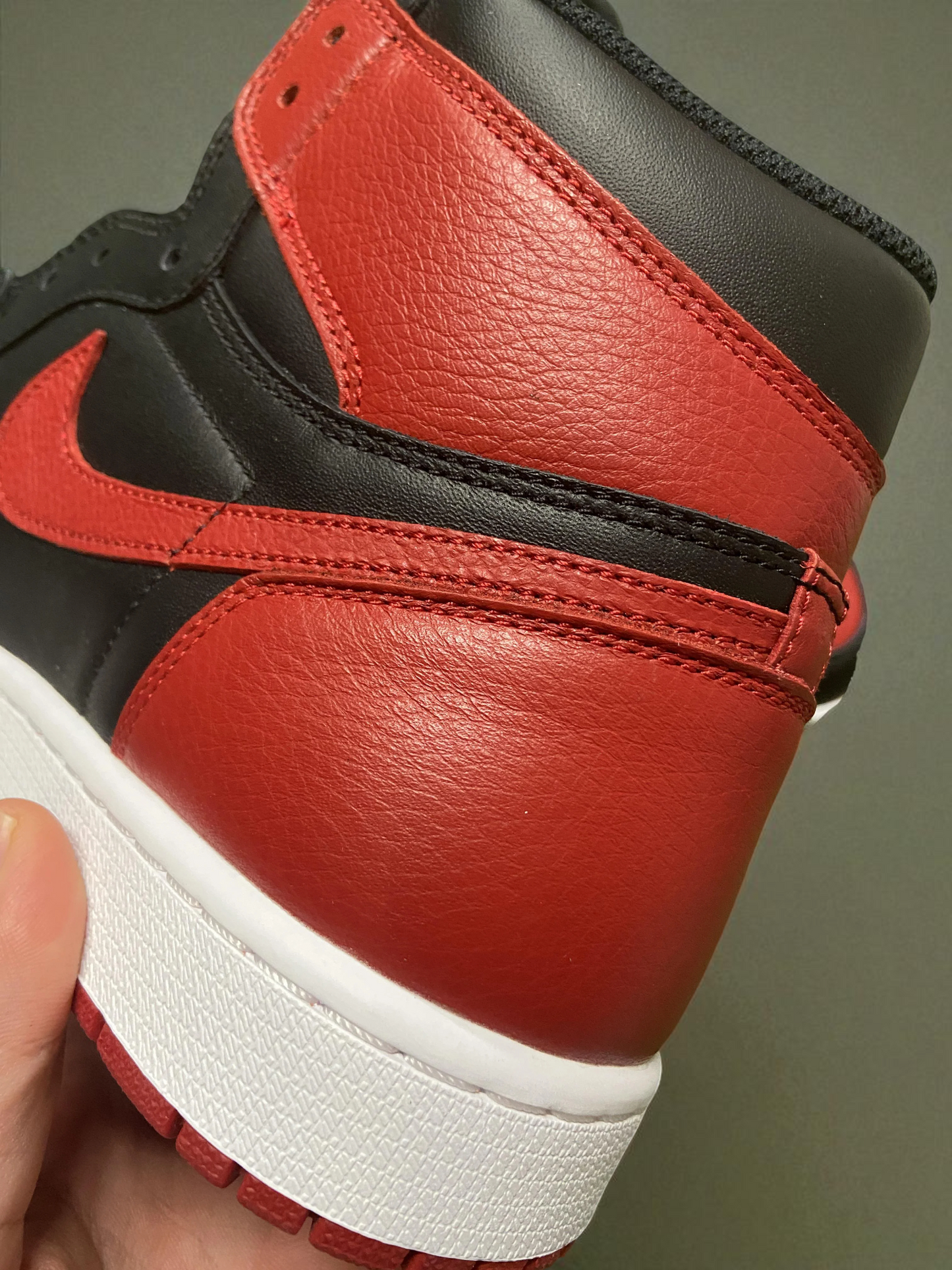 Jordan 1 Bred