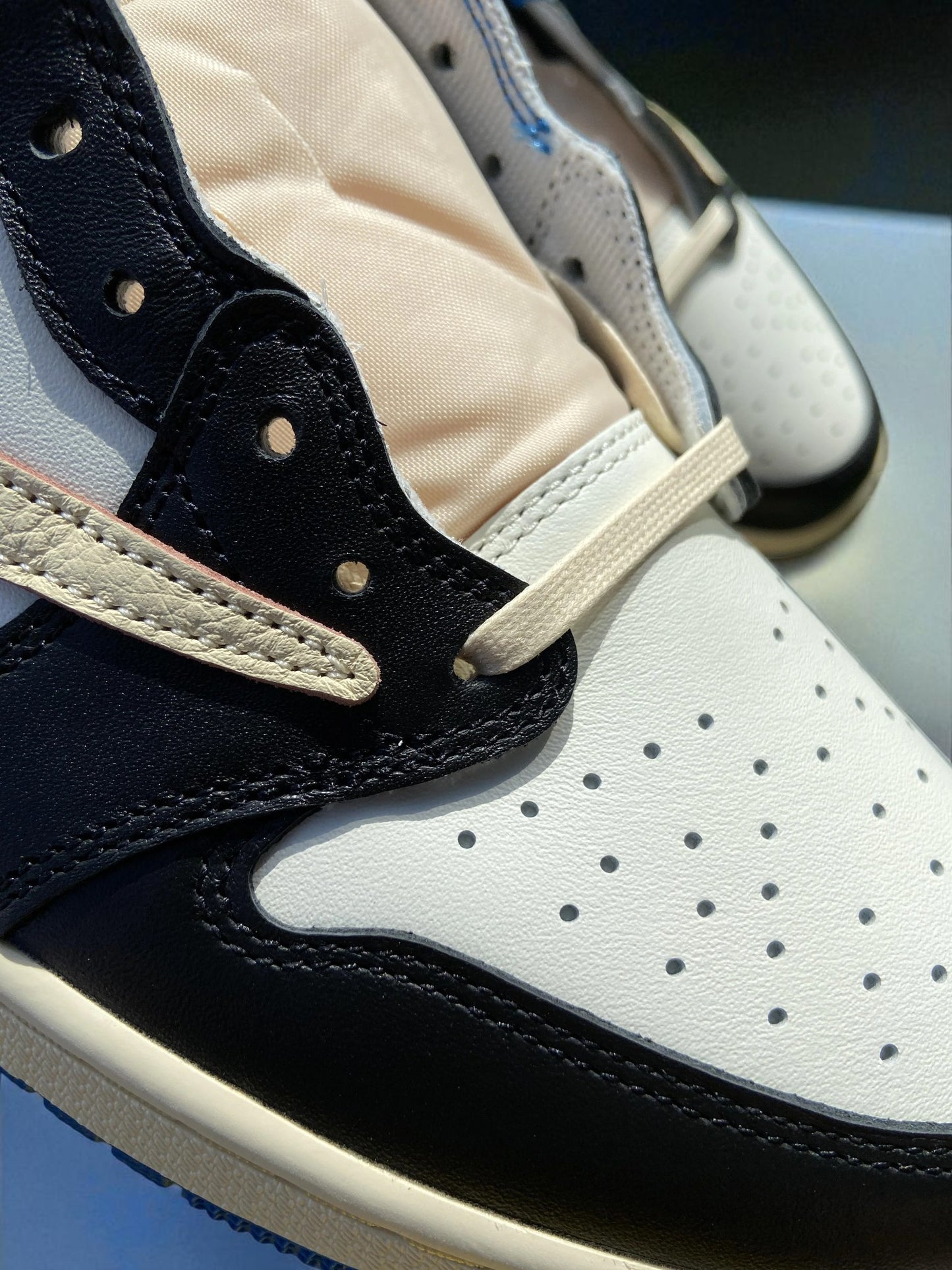 Jordan 1 Travis Scott Fragment Low