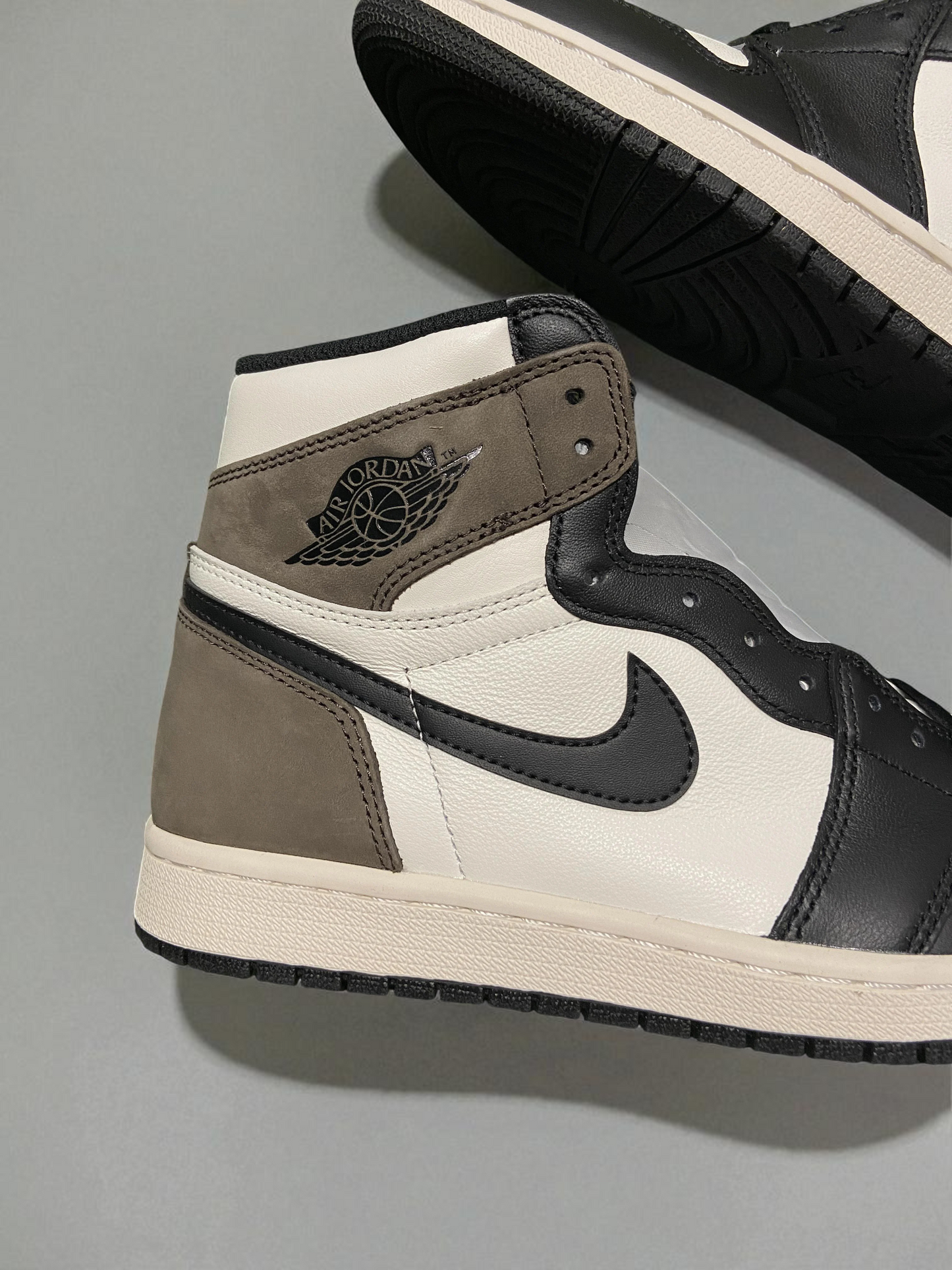 Jordan 1 Mocha