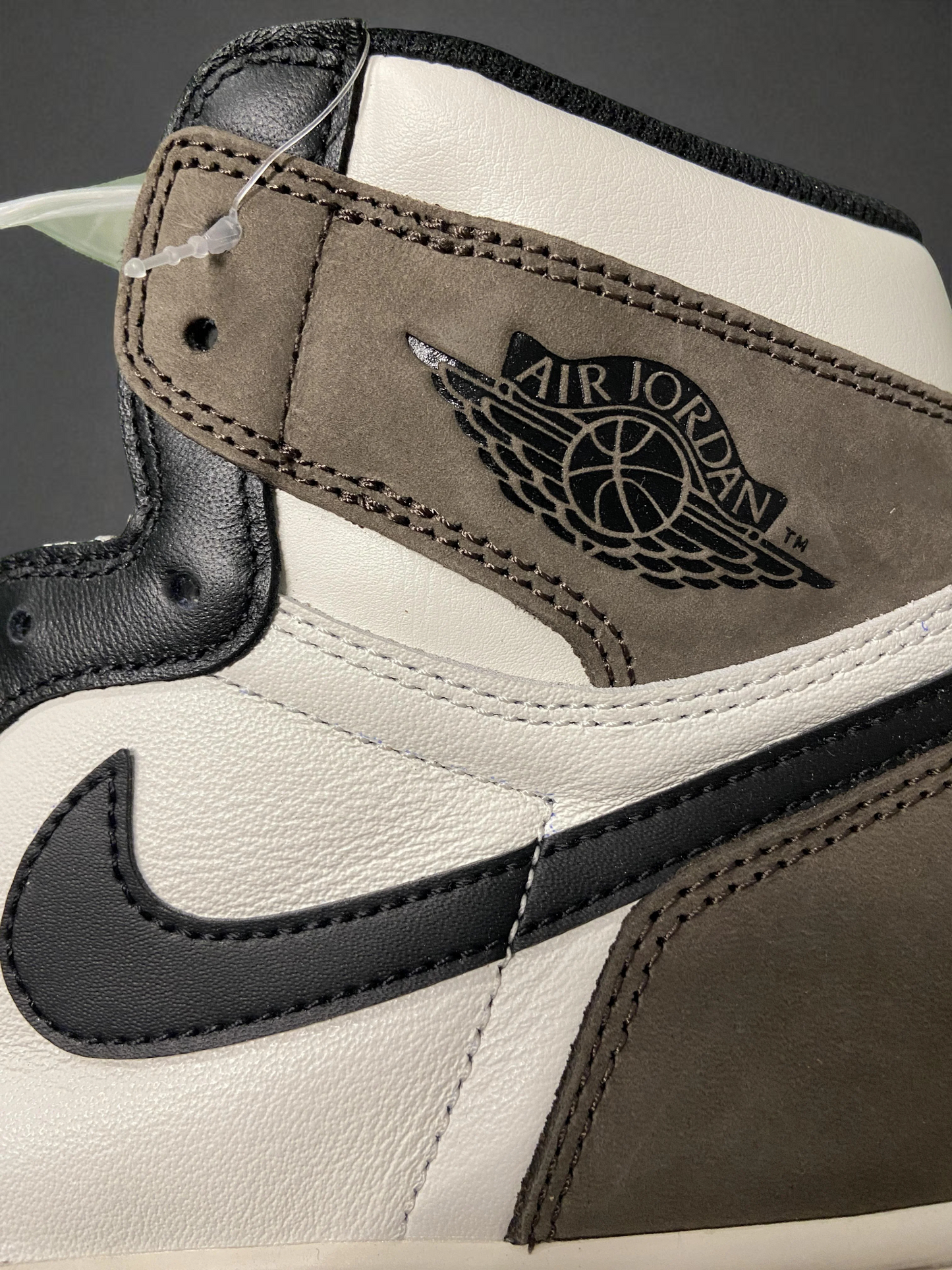 Jordan 1 Mocha