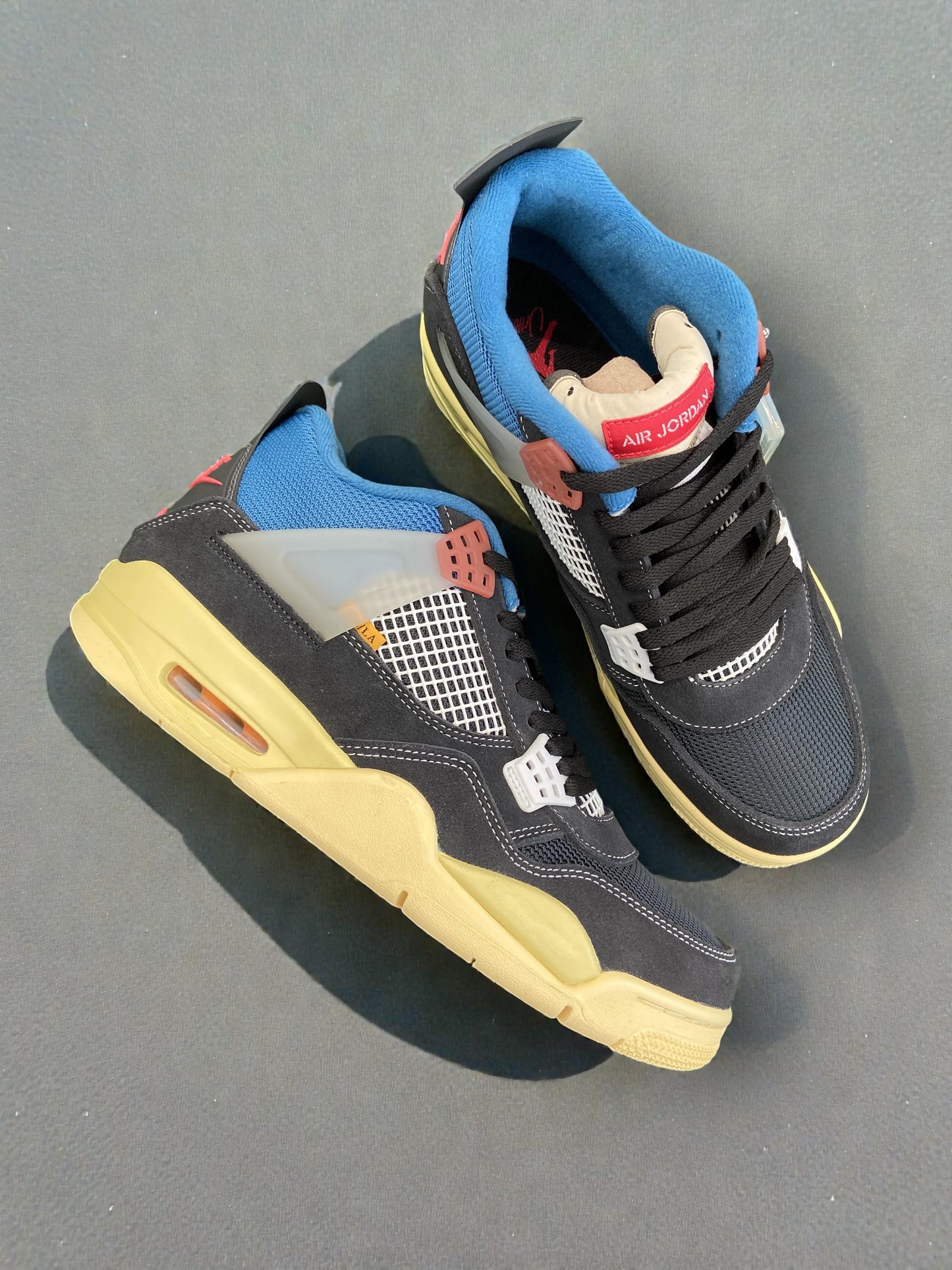 Jordan 4 Off Noir