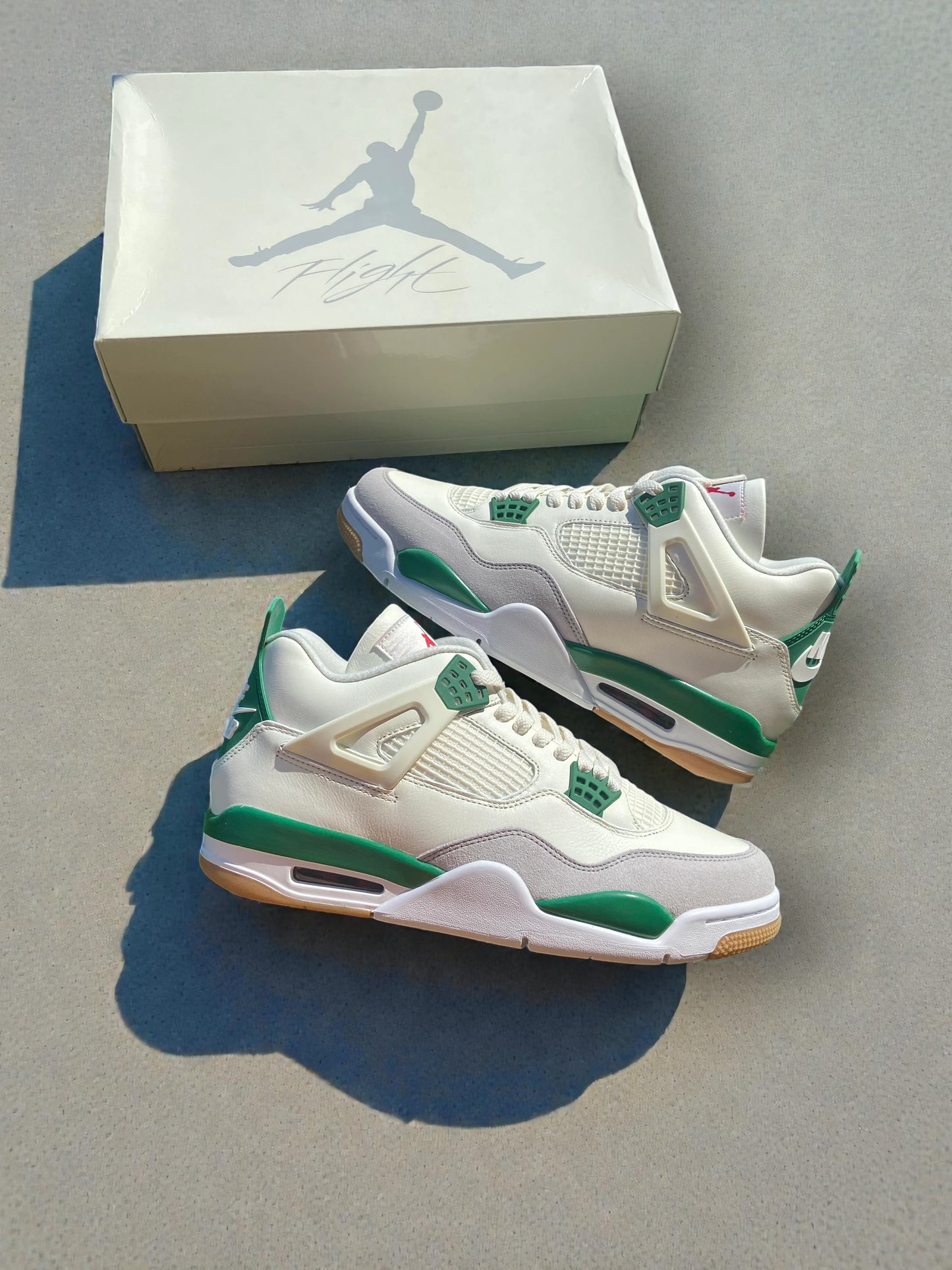 Jordan 4 SB Pine Green