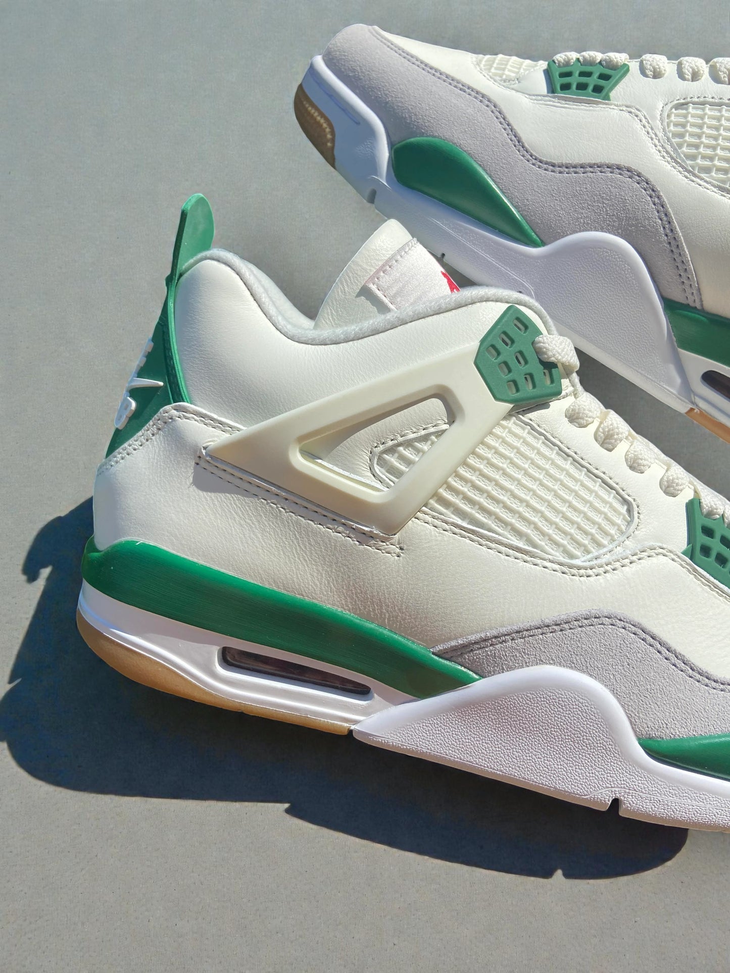 Jordan 4 SB Pine Green