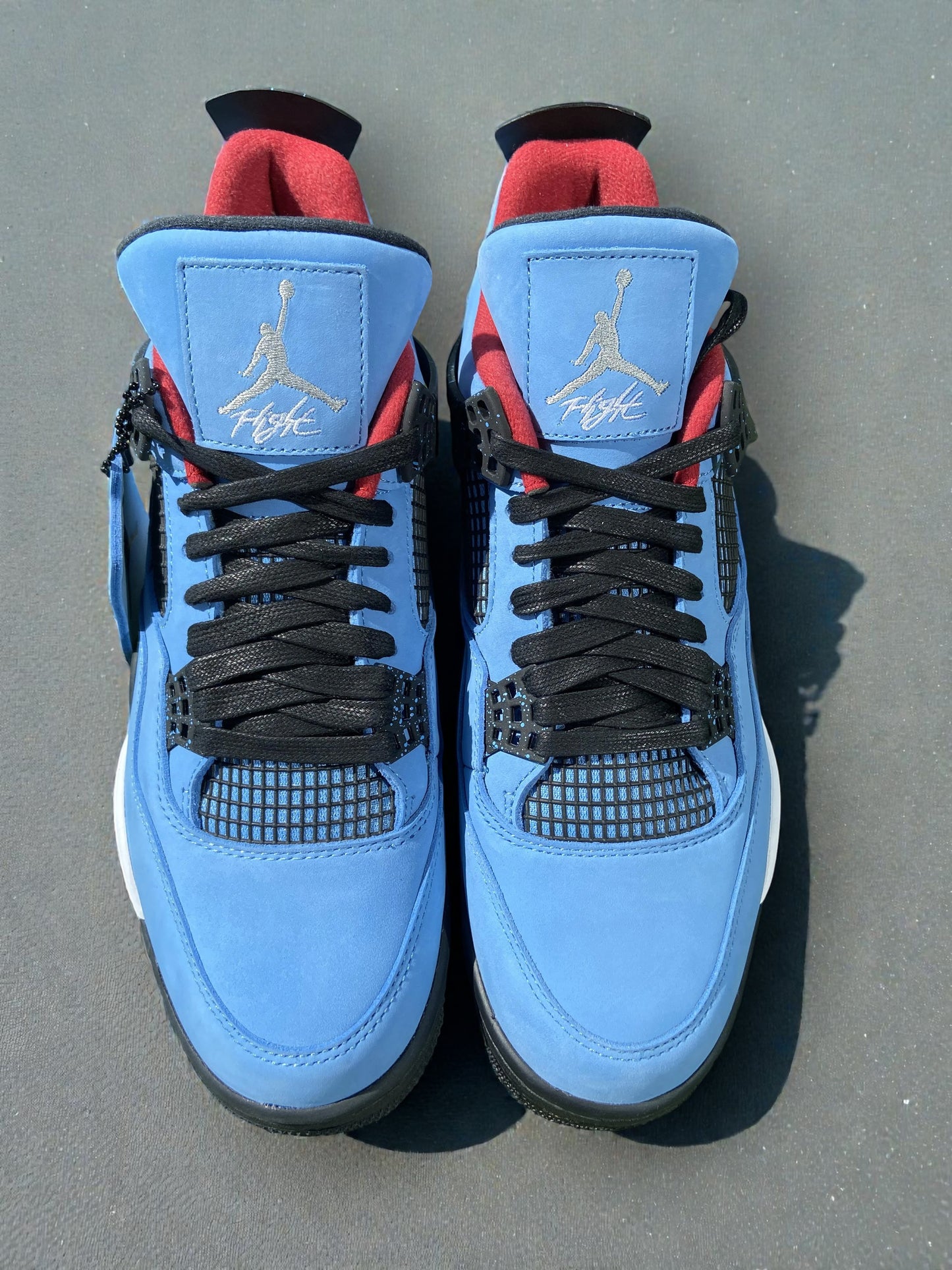 Jordan 4 Travis Scott