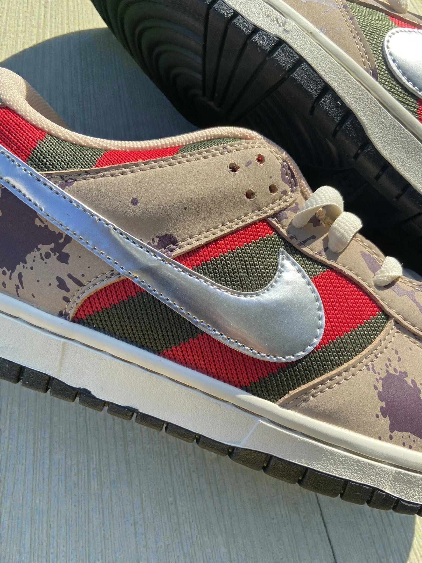 Nike SB Dunk Low Freddy Krueger